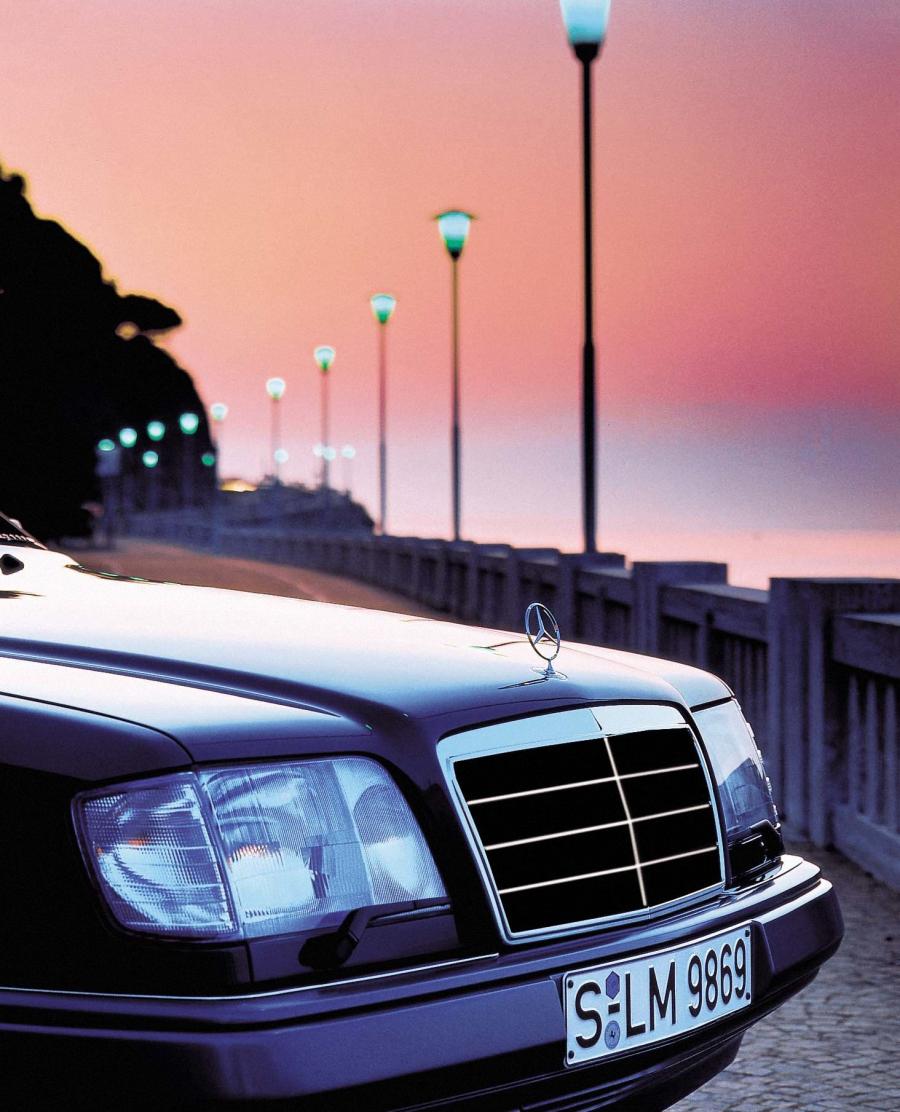 Детали экстерьера Mercedes-Benz E320 (W124) 1993 года  (фото 2 из 2)